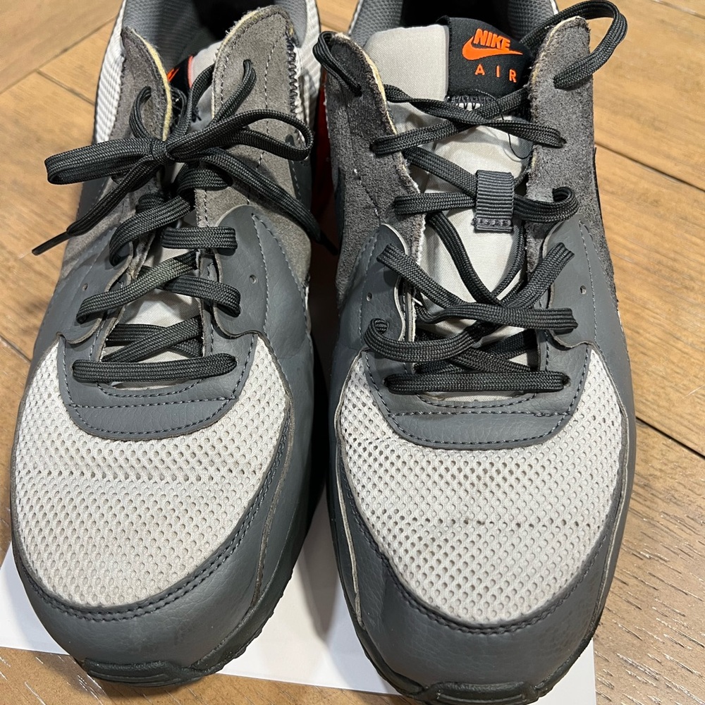 Preloved Nike Men's Gray and Black Sneakers